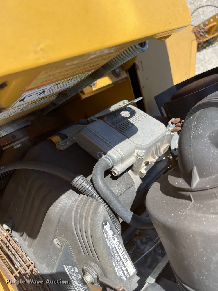 image for item LF9106 2005 Rayco RC5D-V  wood chipper