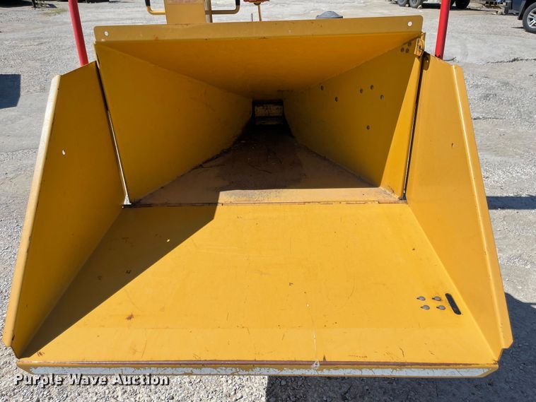 image for item LF9106 2005 Rayco RC5D-V  wood chipper