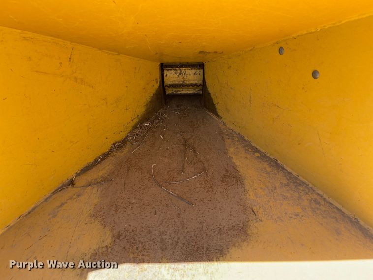 image for item LF9106 2005 Rayco RC5D-V  wood chipper