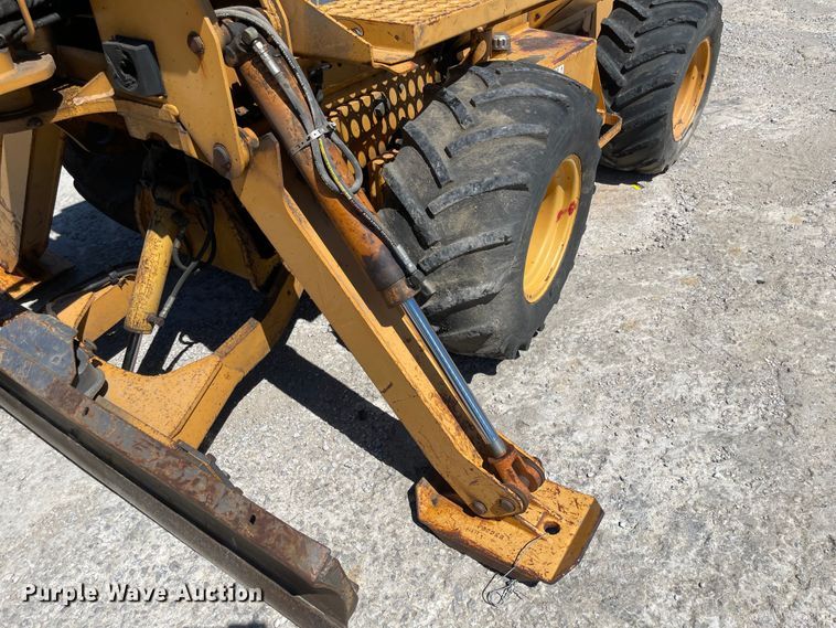 image for item LF9109 1996 Case 560  trencher