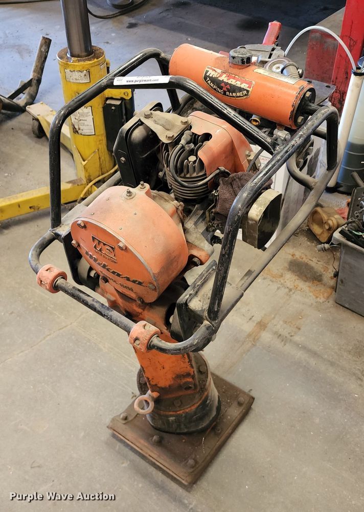 image for item LF9120 Multiquip MTR-80L  plate compactor