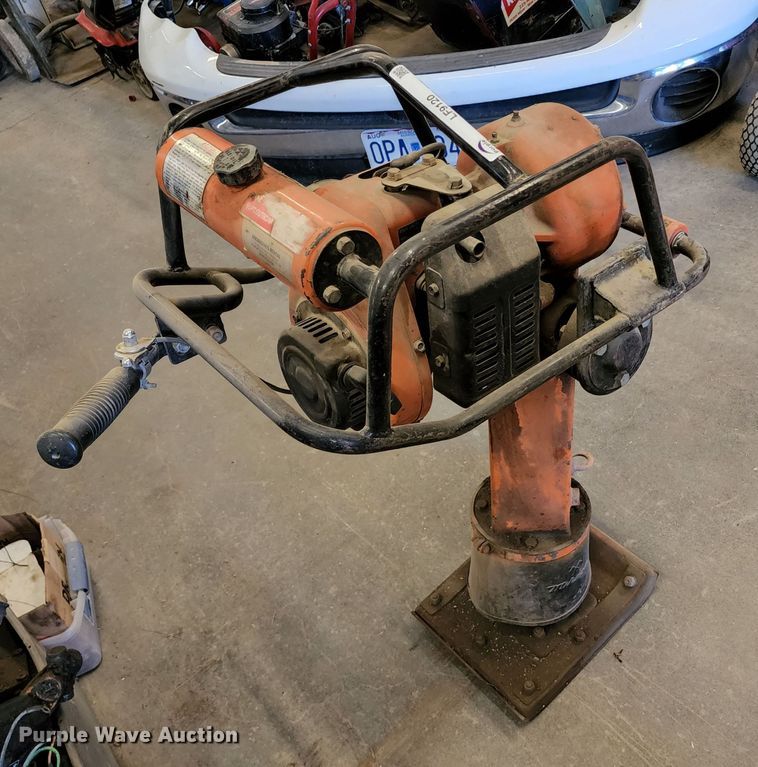 image for item LF9120 Multiquip MTR-80L  plate compactor