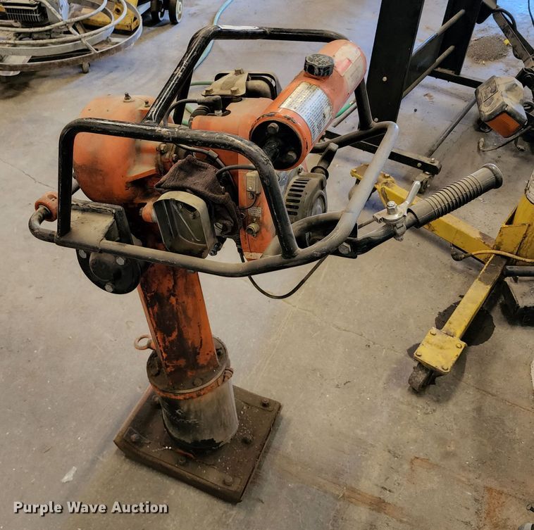 image for item LF9120 Multiquip MTR-80L  plate compactor