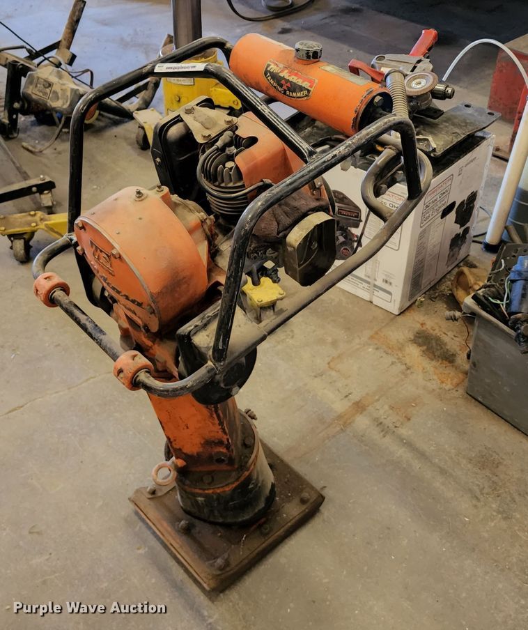 image for item LF9120 Multiquip MTR-80L  plate compactor