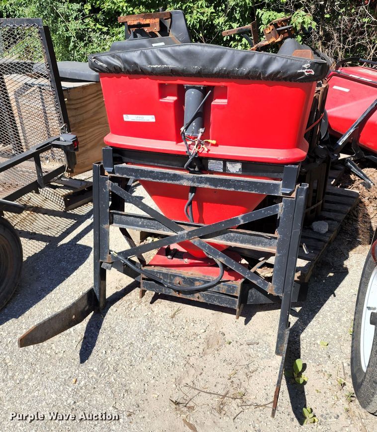 image for item LF9122 Western Pro-Flo  spreader