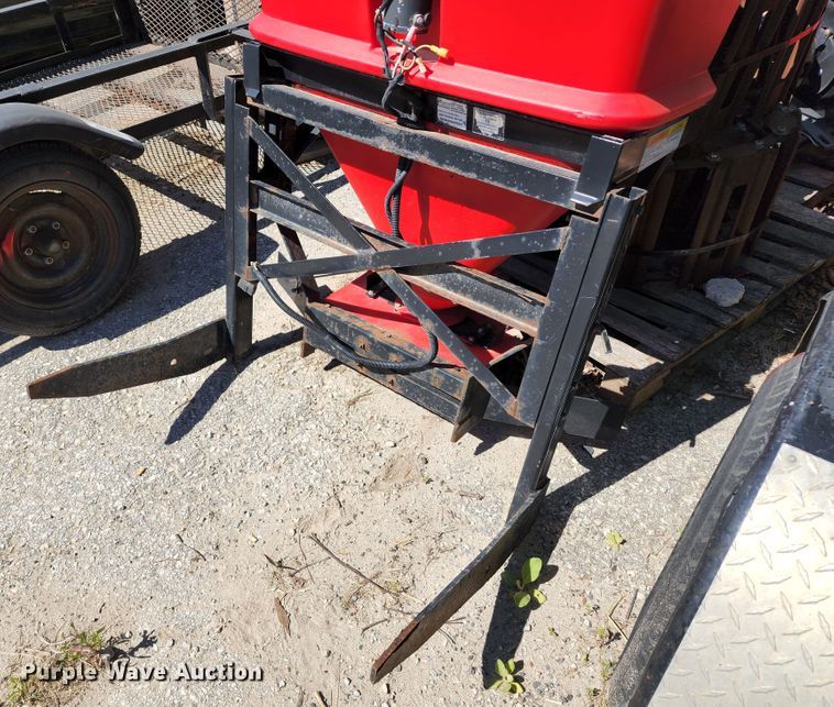 image for item LF9122 Western Pro-Flo  spreader