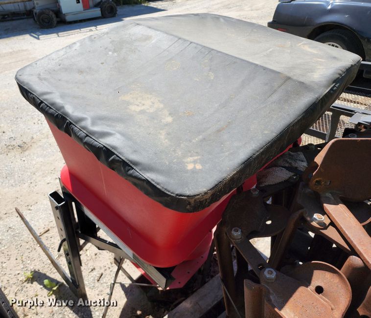 image for item LF9122 Western Pro-Flo  spreader