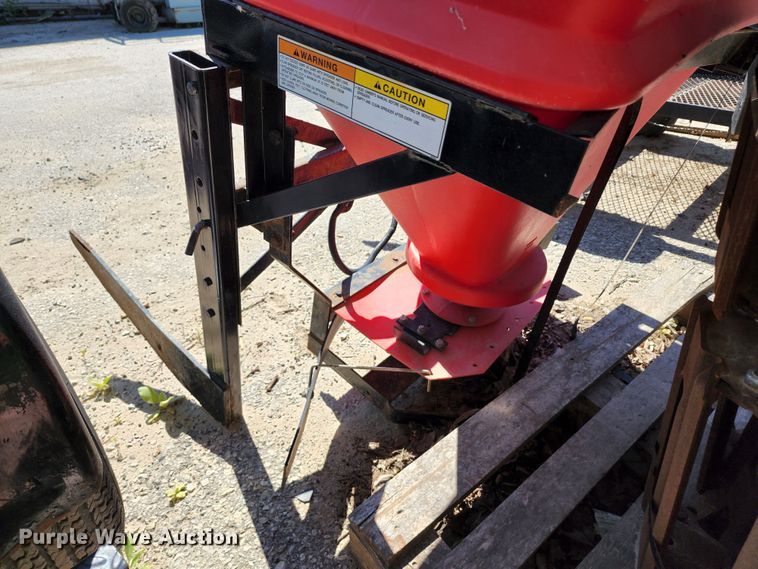 image for item LF9122 Western Pro-Flo  spreader