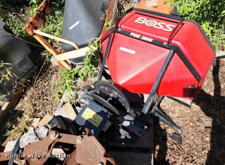 image for item LF9124 Boss TGS 1100  spreader