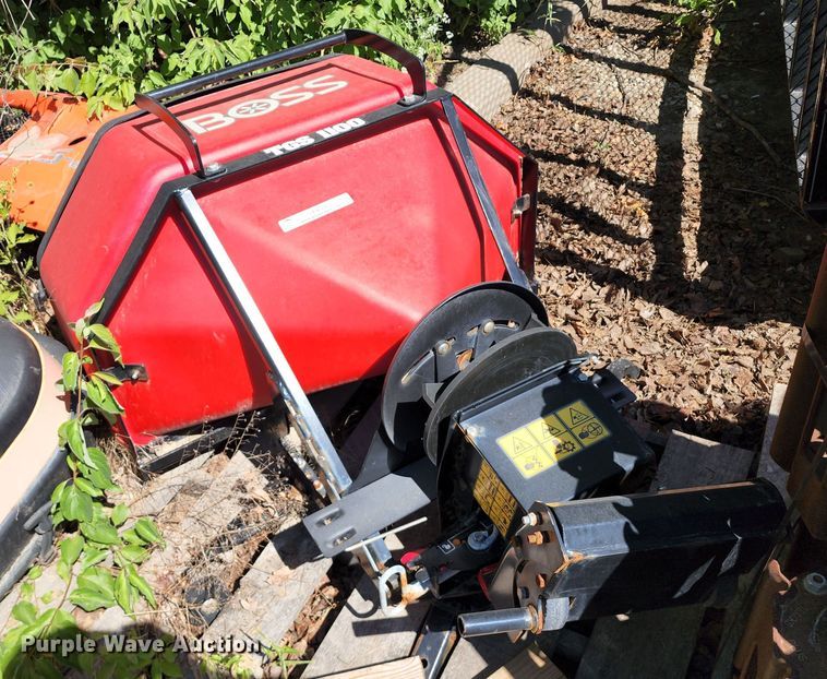 image for item LF9124 Boss TGS 1100  spreader