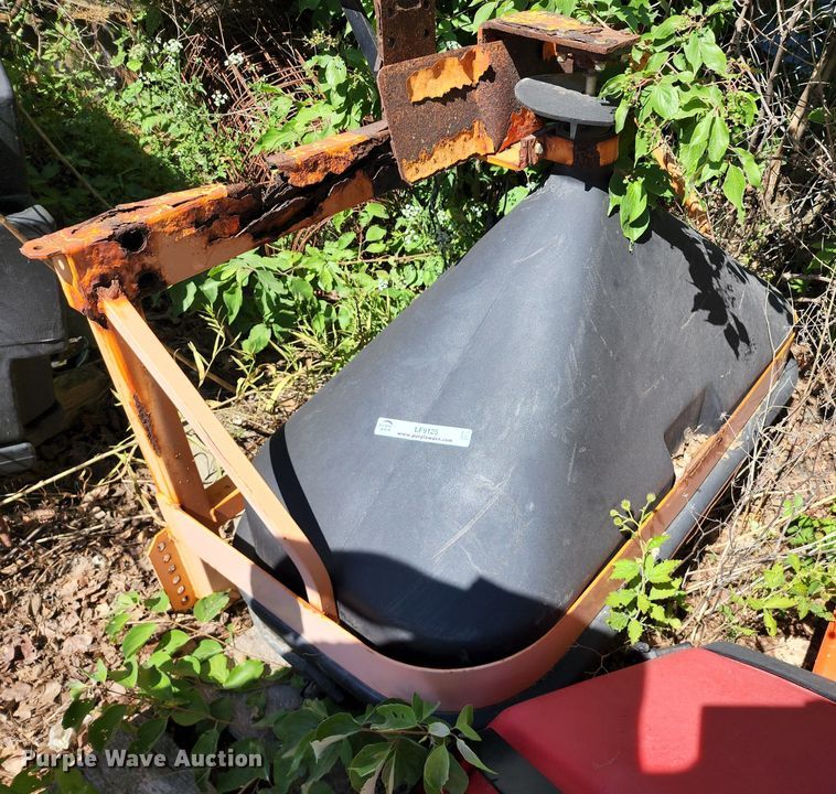 image for item LF9125 (2) spreaders