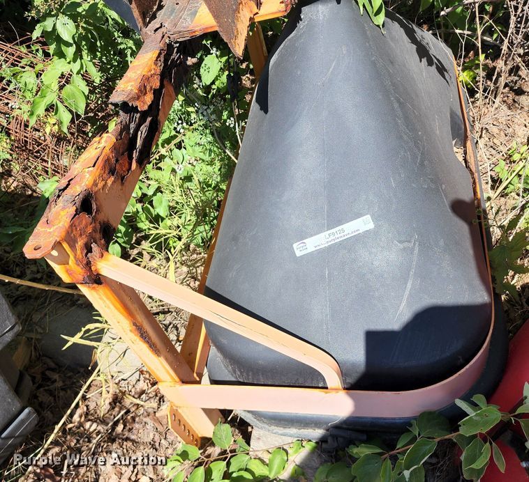 image for item LF9125 (2) spreaders