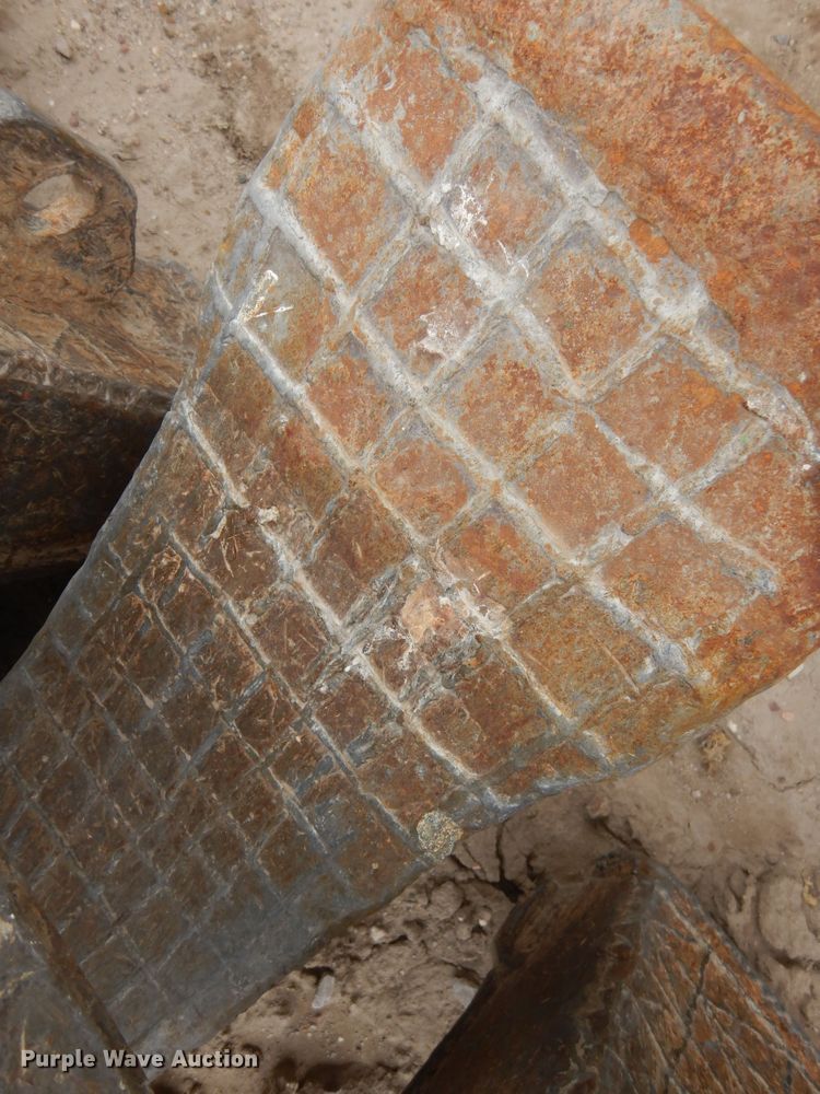 image for item LT9844 CP  60"W excavator grapple