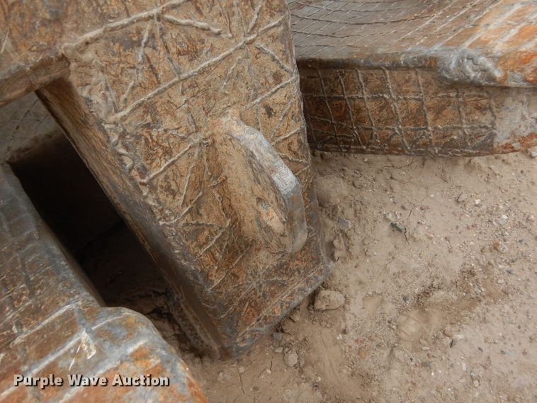 image for item LT9844 CP  60"W excavator grapple