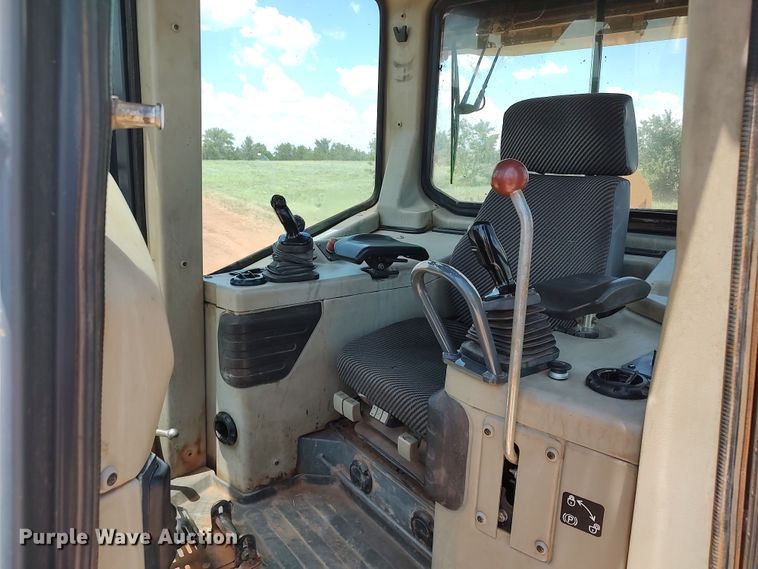 image for item LU9090 2009 John Deere 1050J  dozer