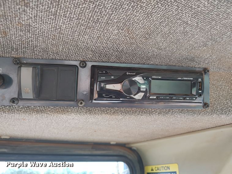 image for item LU9090 2009 John Deere 1050J  dozer