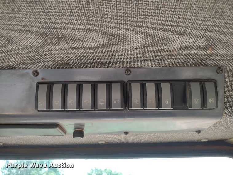 image for item LU9090 2009 John Deere 1050J  dozer