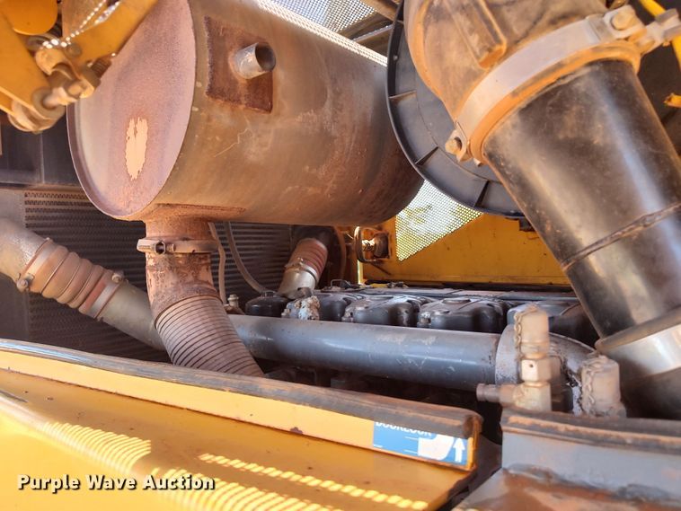 image for item LU9090 2009 John Deere 1050J  dozer