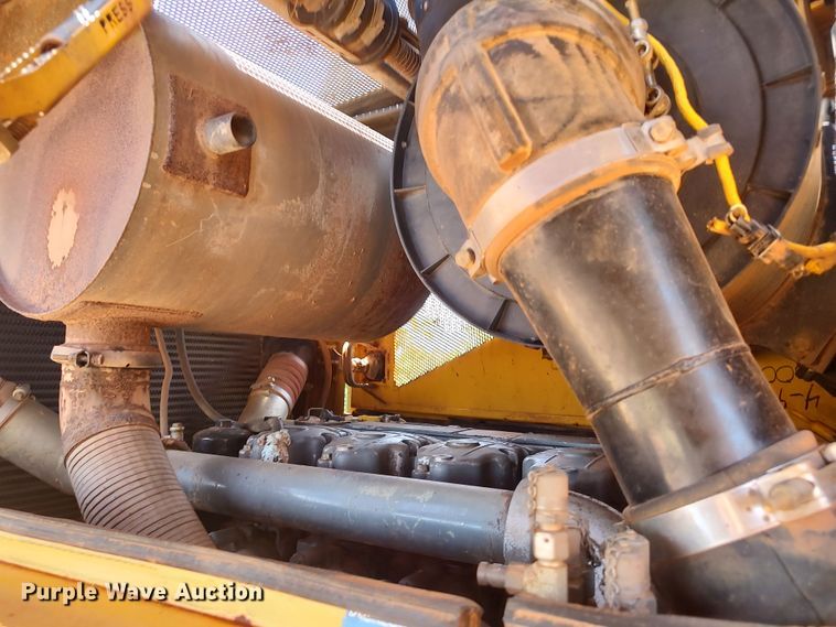 image for item LU9090 2009 John Deere 1050J  dozer