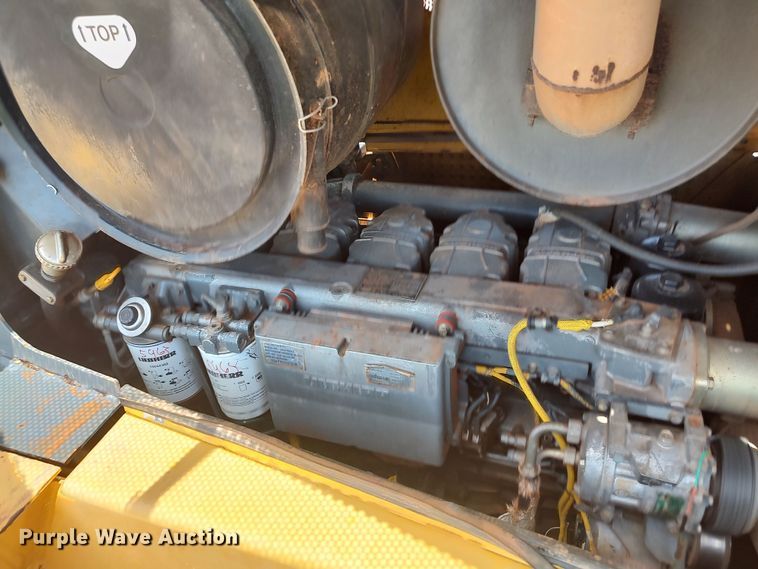 image for item LU9090 2009 John Deere 1050J  dozer