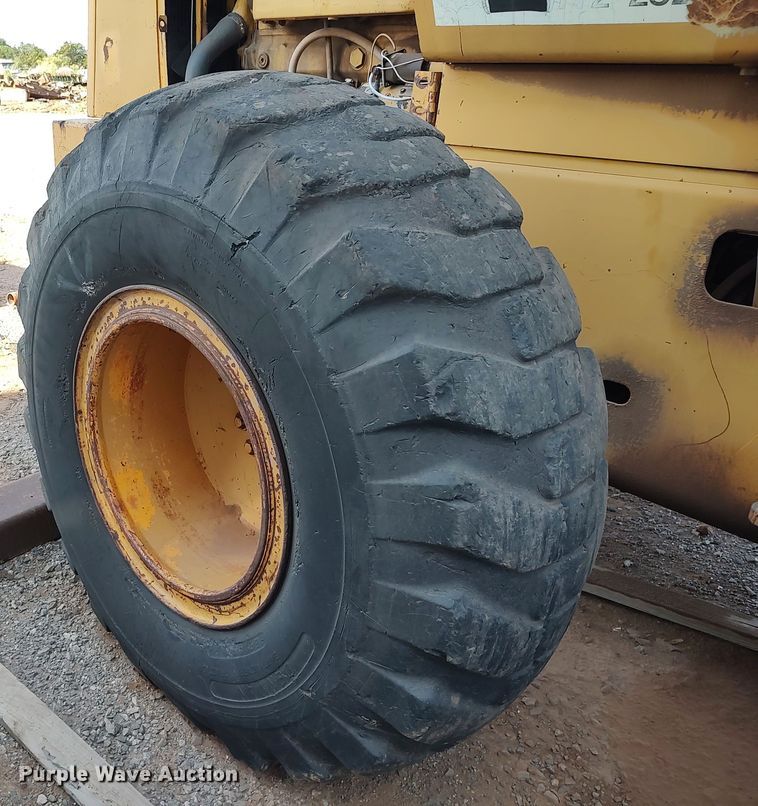 image for item LU9104 1980 John Deere 644B  wheel loader