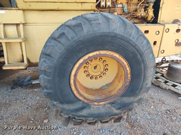 image for item LU9104 1980 John Deere 644B  wheel loader