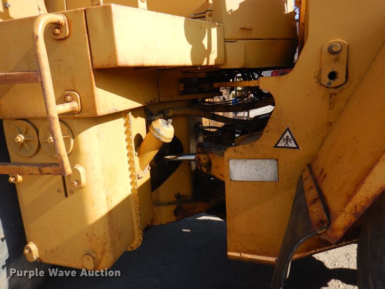 image for item MF9648 1987 Caterpillar 966E  wheel loader