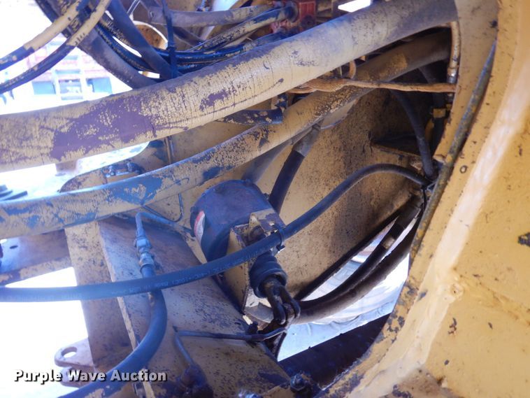 image for item MF9648 1987 Caterpillar 966E  wheel loader