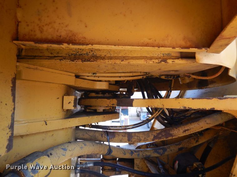 image for item MF9648 1987 Caterpillar 966E  wheel loader