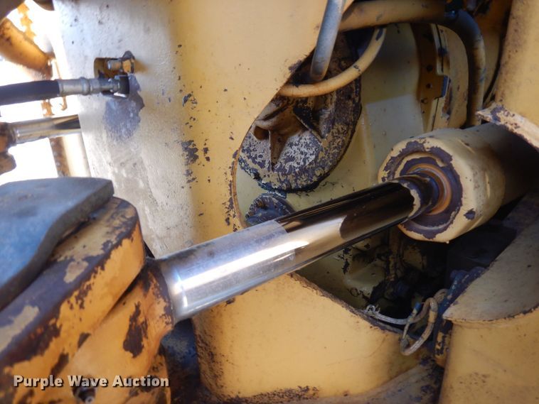 image for item MF9648 1987 Caterpillar 966E  wheel loader