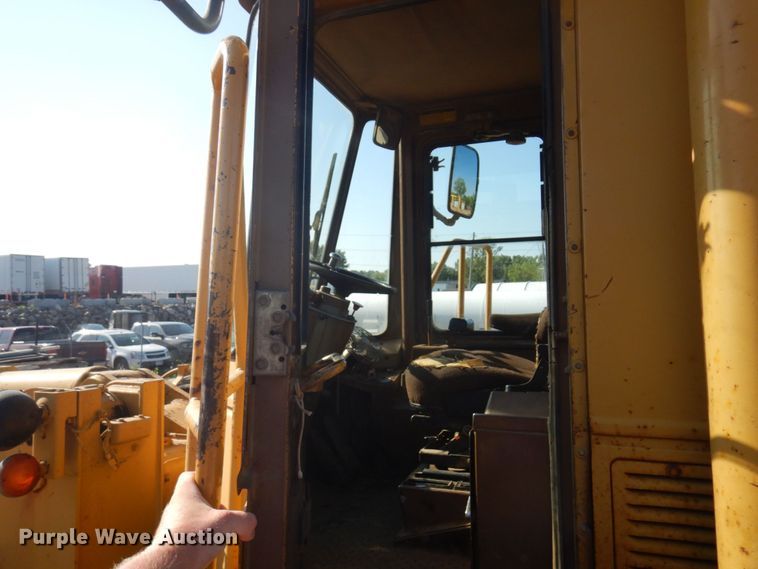image for item MF9648 1987 Caterpillar 966E  wheel loader