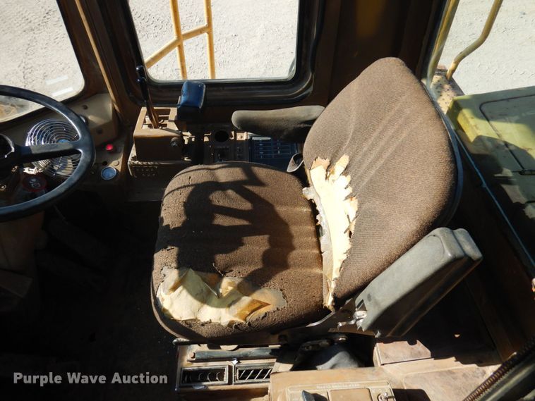 image for item MF9648 1987 Caterpillar 966E  wheel loader