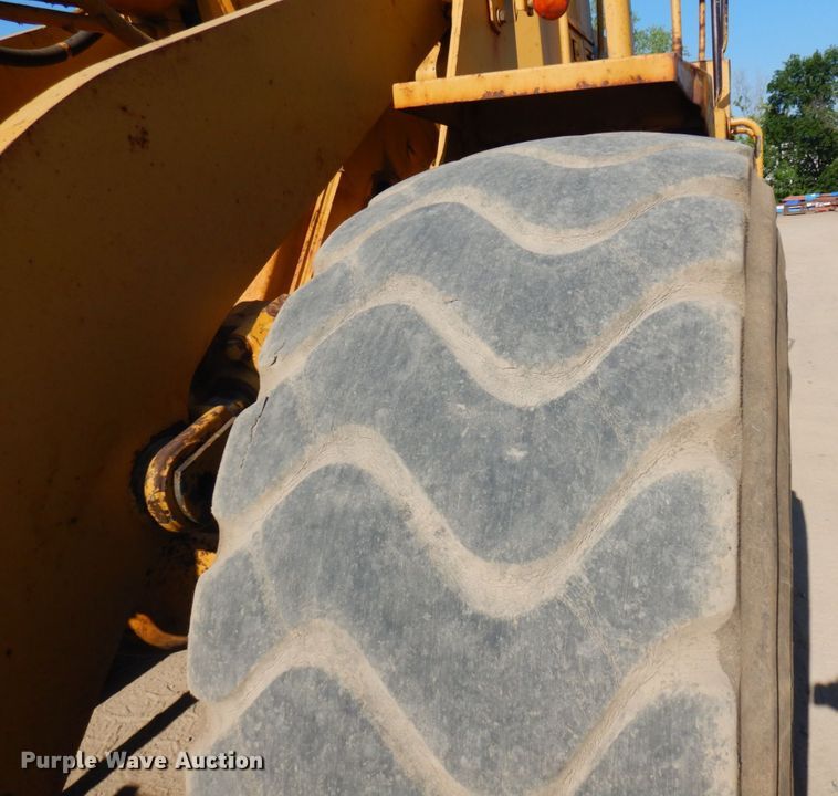image for item MF9648 1987 Caterpillar 966E  wheel loader