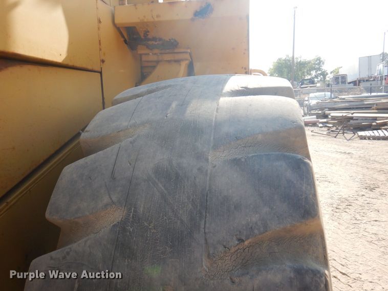 image for item MF9648 1987 Caterpillar 966E  wheel loader