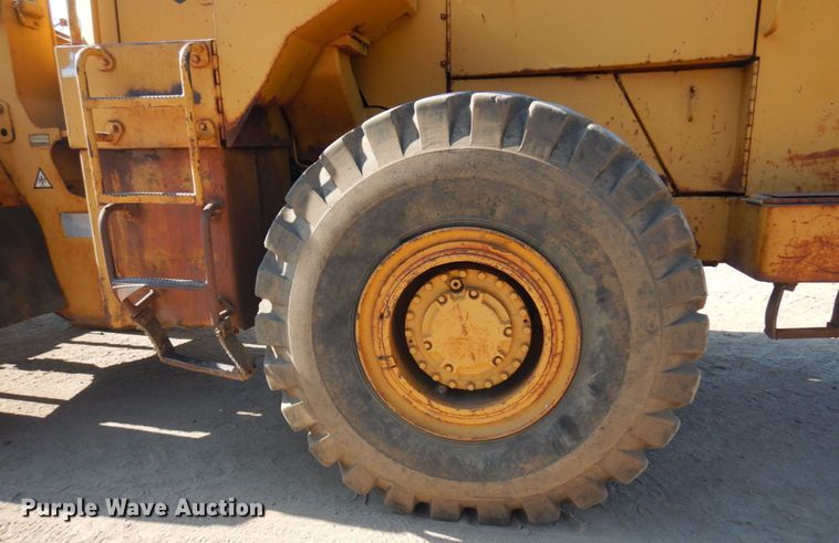image for item MF9648 1987 Caterpillar 966E  wheel loader