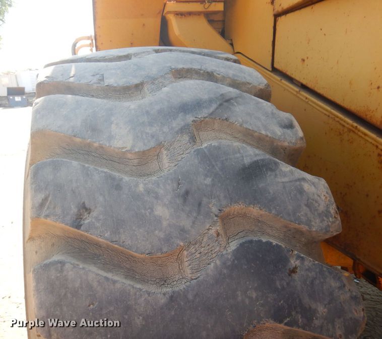 image for item MF9648 1987 Caterpillar 966E  wheel loader