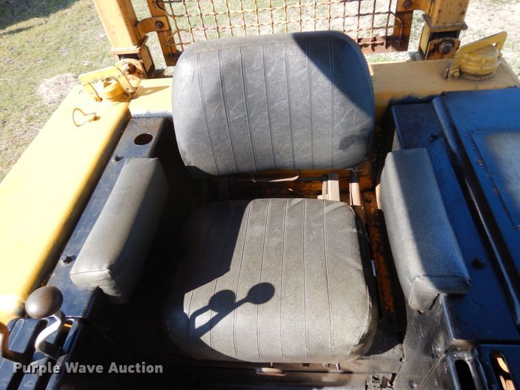 image for item MF9659 1967 Caterpillar 955K  track loader