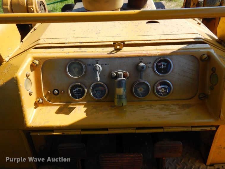 image for item MF9659 1967 Caterpillar 955K  track loader