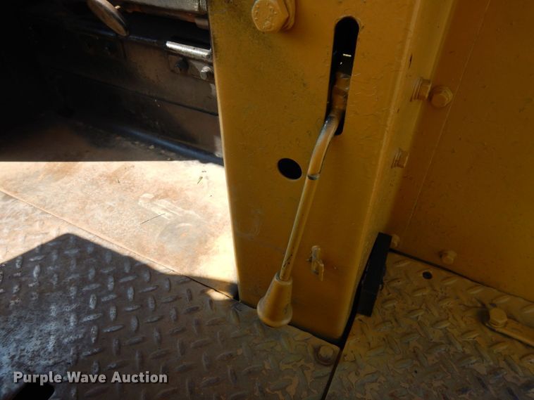 image for item MF9659 1967 Caterpillar 955K  track loader