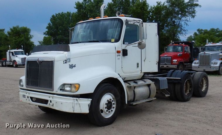 image for item MF9662 2005 International 9400i  semi truck