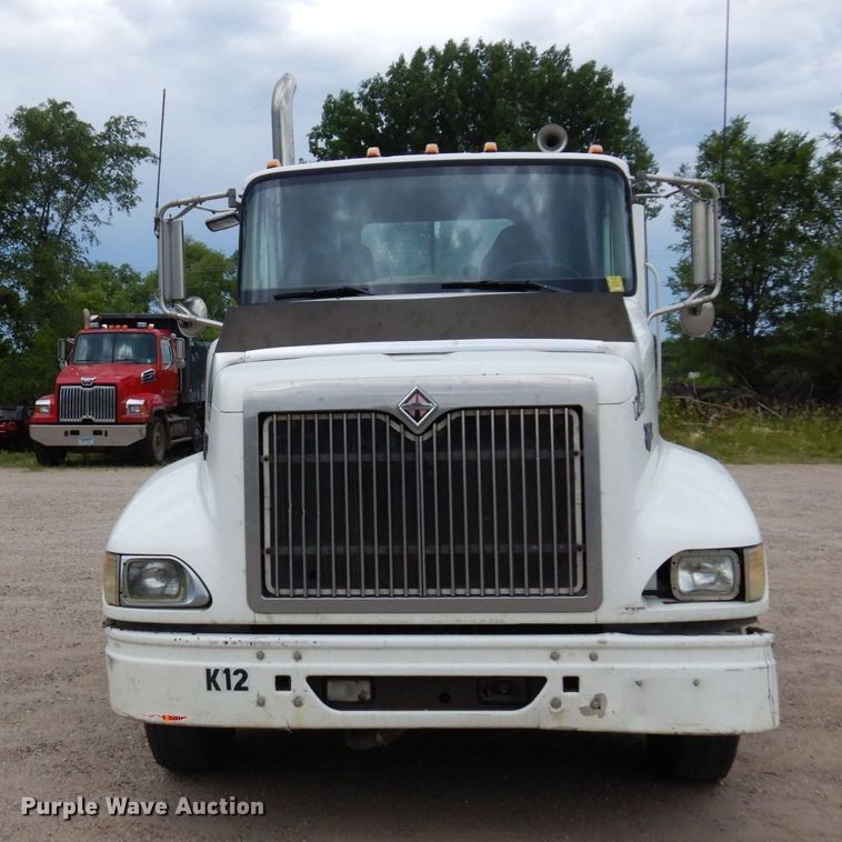 image for item MF9662 2005 International 9400i  semi truck