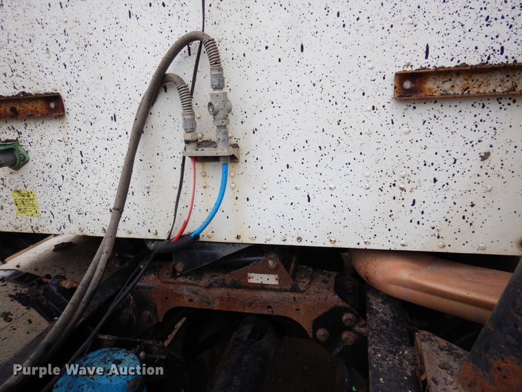 image for item MF9662 2005 International 9400i  semi truck