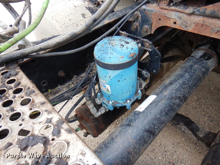 image for item MF9662 2005 International 9400i  semi truck