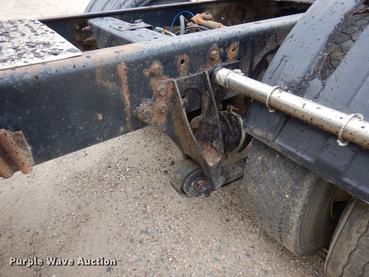 image for item MF9662 2005 International 9400i  semi truck