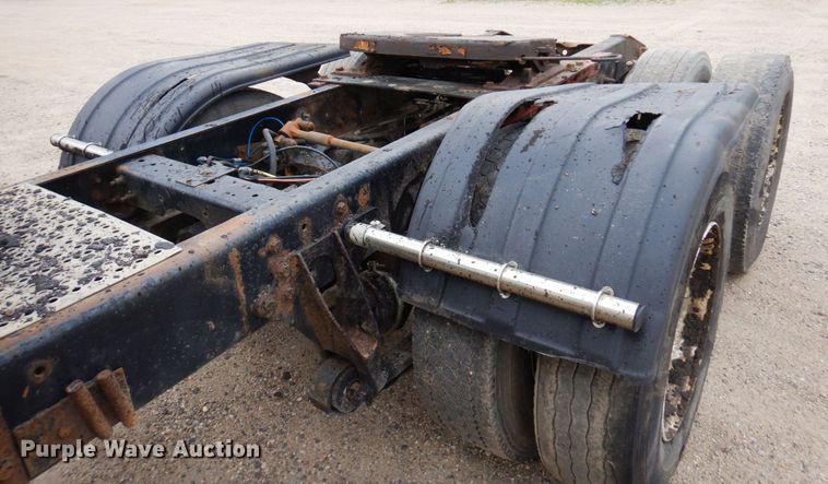 image for item MF9662 2005 International 9400i  semi truck