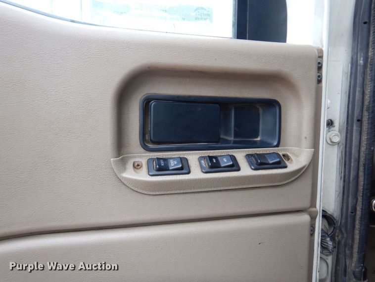 image for item MF9662 2005 International 9400i  semi truck