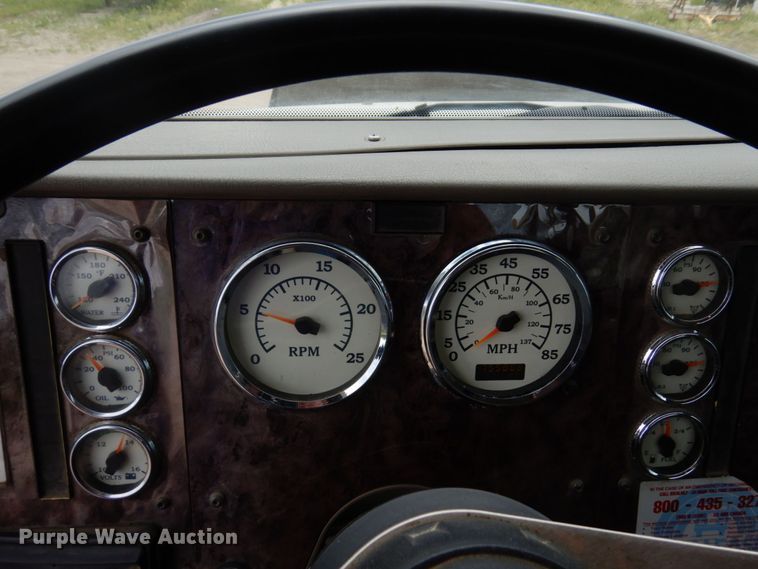 image for item MF9662 2005 International 9400i  semi truck