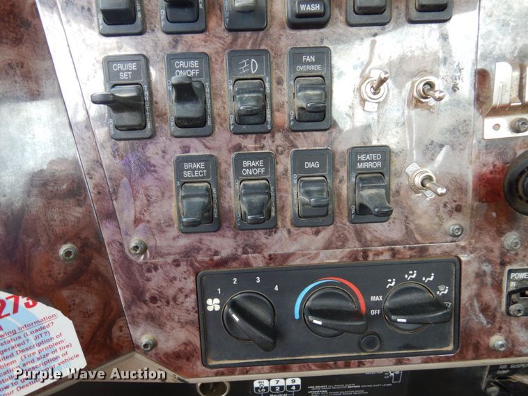 image for item MF9662 2005 International 9400i  semi truck