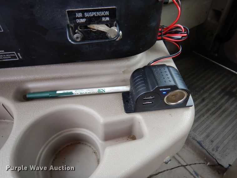 image for item MF9662 2005 International 9400i  semi truck