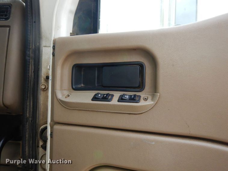 image for item MF9662 2005 International 9400i  semi truck